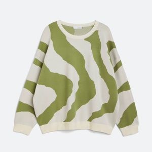 Beautiful and soft sweater.  Only worn twice!